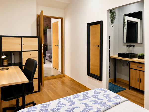 Appartement
         2 pièces
        - 35 m² 185 000 € *