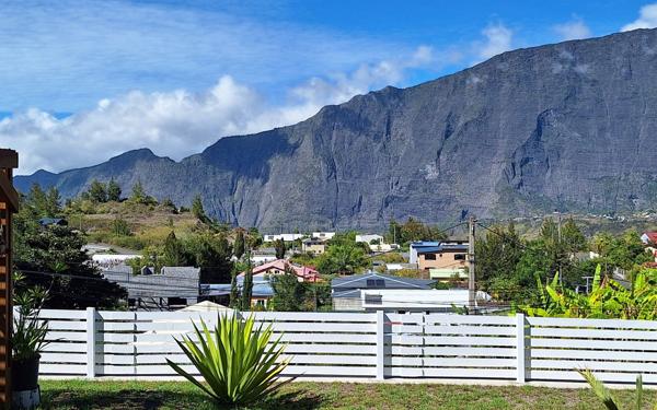 Maison à vendre    4 pièces •  Cilaos