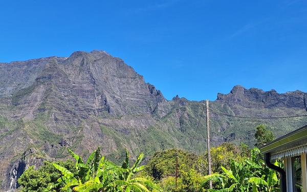 Maison à vendre    4 pièces •  Cilaos