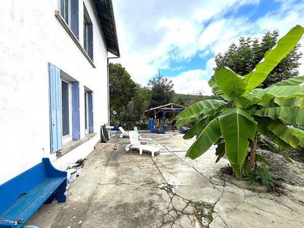 A VENDRE MAISON DE MAITRE/ IMMEUBLE LAVELANET SUR 4500 M2 de terrain