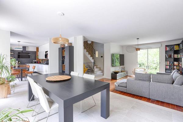 CHAMPCUEIL  Maison individuelle familiale de 140 m²  - 4 chambres, jardin, garage et sous-sol total