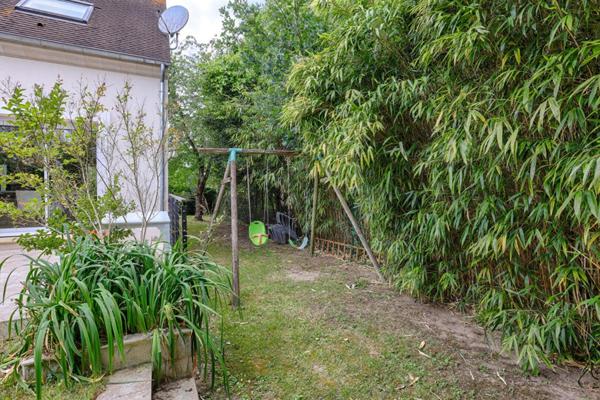 CHAMPCUEIL  Maison individuelle familiale de 140 m²  - 4 chambres, jardin, garage et sous-sol total