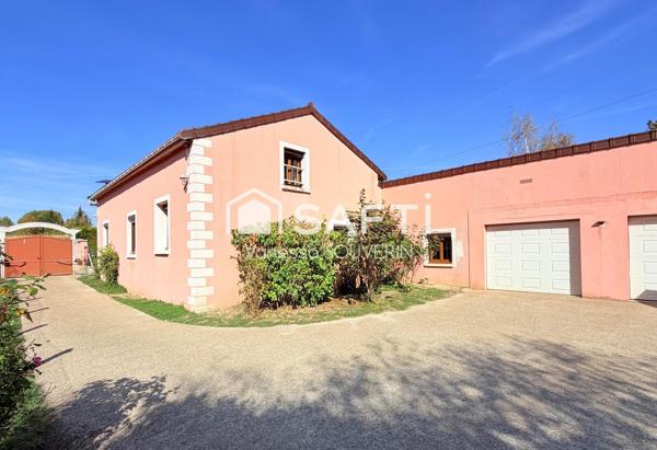Maison T7 avec piscine et garages sur 1266 m2 clos