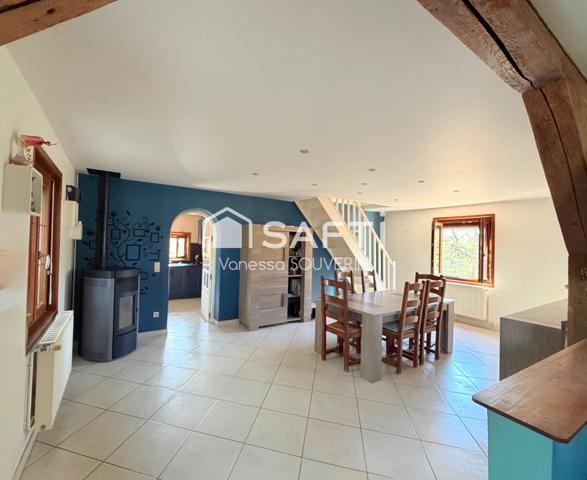 Maison T7 avec piscine et garages sur 1266 m2 clos