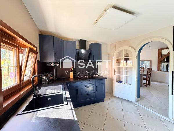 Maison T7 avec piscine et garages sur 1266 m2 clos