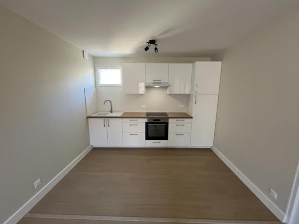 POITIERS CENTRE BEAU TYPE 3 DE 57 M2 RENOVE A NEUF !
