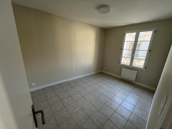 POITIERS CENTRE BEAU TYPE 3 DE 57 M2 RENOVE A NEUF !