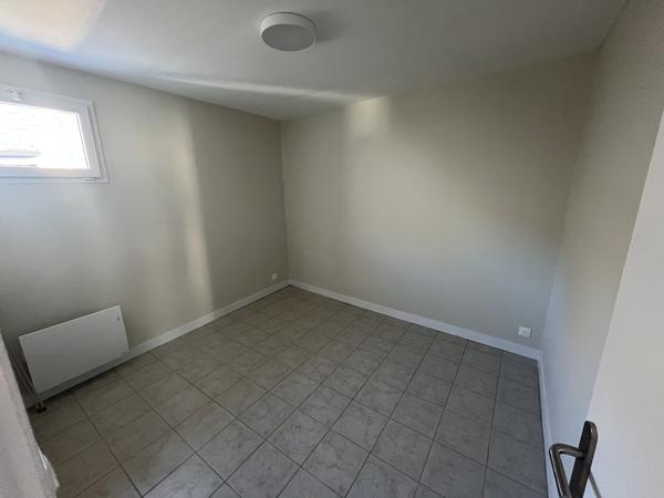 POITIERS CENTRE BEAU TYPE 3 DE 57 M2 RENOVE A NEUF !
