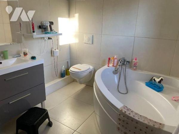 A vendre - Pierrevert (04) - Alpes de Haute Provence: 
Superbe villa d'env 133 m² située dans ...