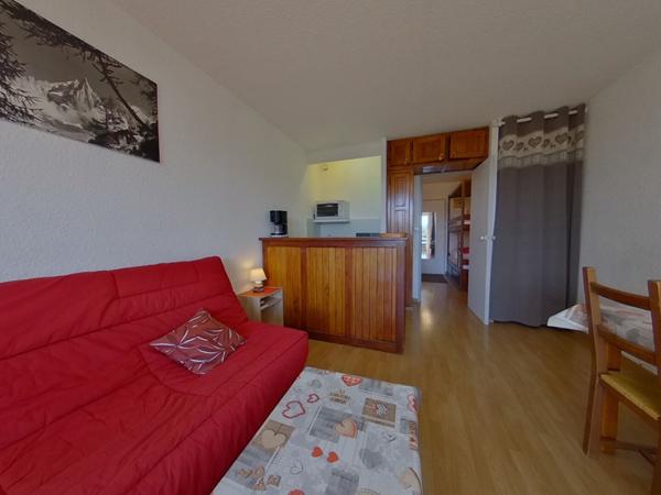 04400 LE SAUZE STUDIO CENTRE STATION - LE SAUZE - EXPO OUEST