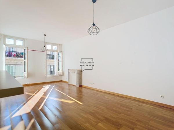 Marseille (13001) - Vieux Port / République  - Type 3 - 86 m2  + Balcon filant - VENDU LOUE