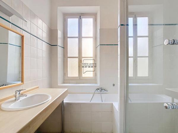 Marseille (13001) - Vieux Port / République  - Type 3 - 86 m2  + Balcon filant - VENDU LOUE