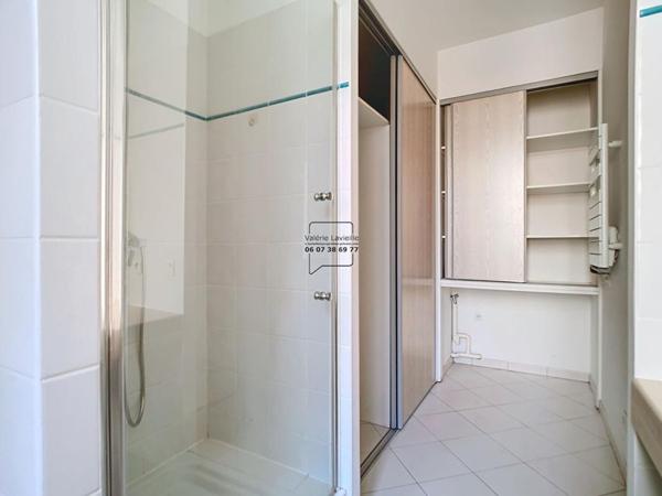 Marseille (13001) - Vieux Port / République  - Type 3 - 86 m2  + Balcon filant - VENDU LOUE