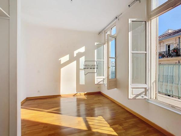 Marseille (13001) - Vieux Port / République  - Type 3 - 86 m2  + Balcon filant - VENDU LOUE