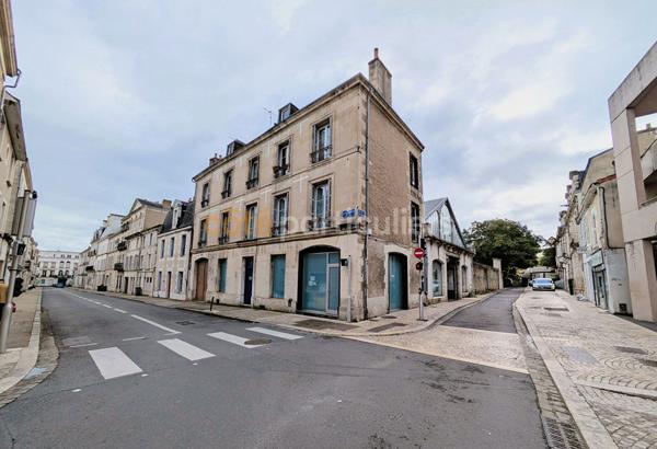 Vente
                Parking / box9 m² - POITIERS (86000)