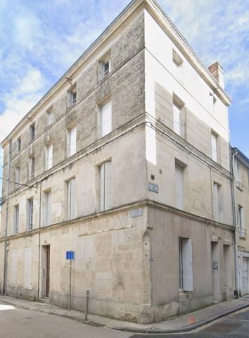 Vente
                Parking / box9 m² - POITIERS (86000)
