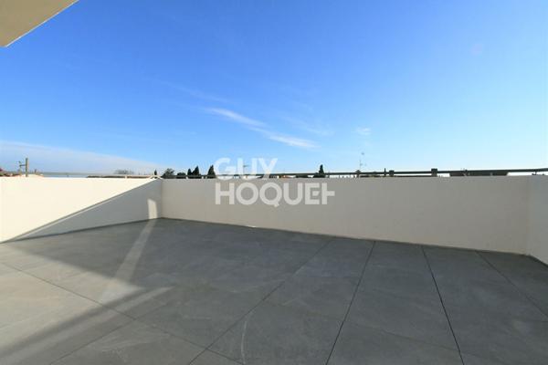 LE SOLER, maison 3 faces, 4 chambres, garage et jardin.
