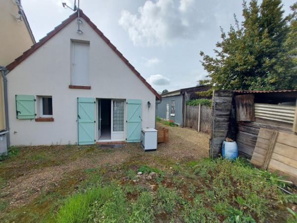 Maison de 70 m2 sur 820m2 avec plusieurs dépendances 