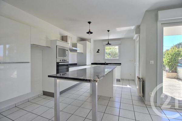 Appartement F4 à vendre  4 pièces - 76,81 m 2   THONON LES BAINS  - 74