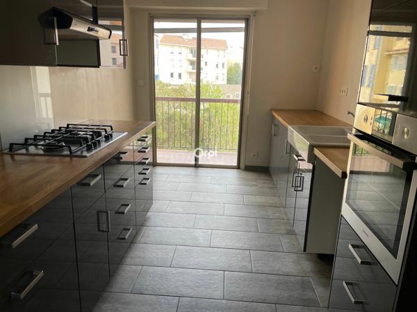 Appartement à vendre    4 pièces • 100 m2 La Seyne-sur-Mer