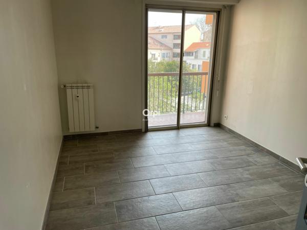 Appartement à vendre    4 pièces • 100 m2 La Seyne-sur-Mer