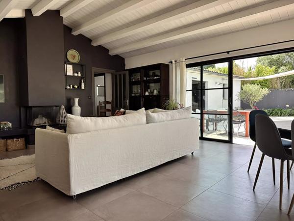 Rétaise nichée au fond d'une impasse