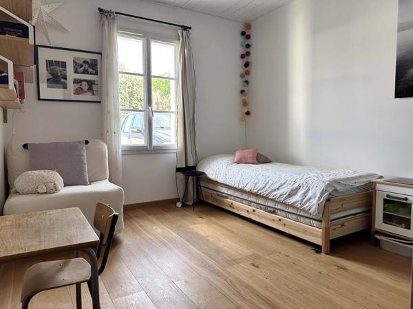 Rétaise nichée au fond d'une impasse