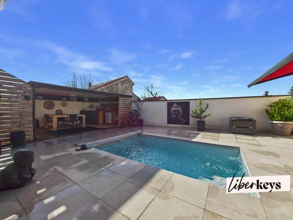 Belle maison individuelle de plein pied avec piscine 