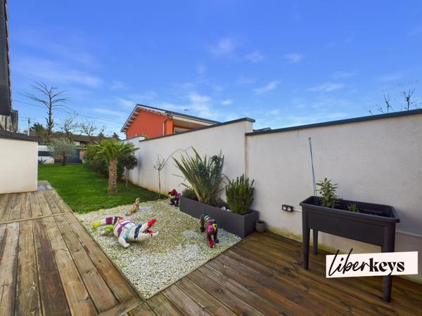 Belle maison individuelle de plein pied avec piscine 