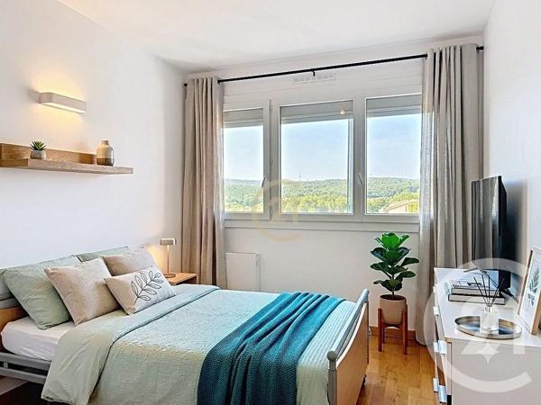 Appartement T3 à vendre  3 pièces - 78 m 2   SALON DE PROVENCE  - 13