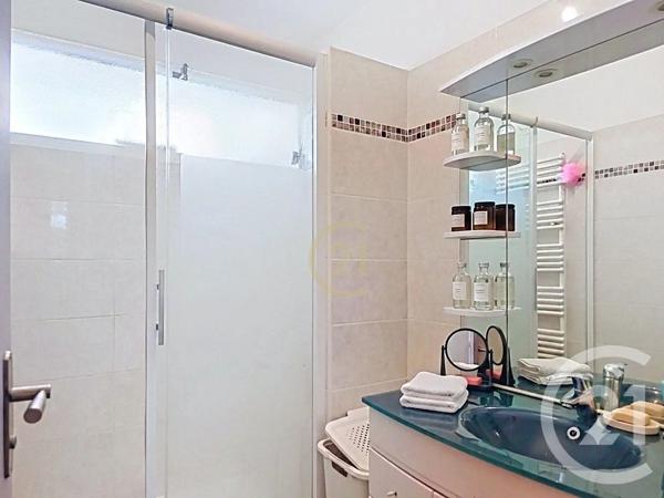 Appartement T3 à vendre  3 pièces - 78 m 2   SALON DE PROVENCE  - 13