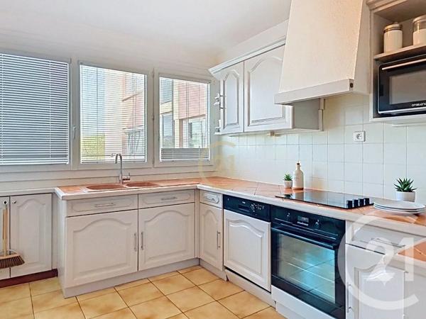 Appartement T3 à vendre  3 pièces - 78 m 2   SALON DE PROVENCE  - 13