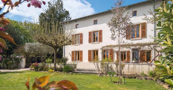 Maison d'exception proche MEXIMIEUX, de 380 m² habitables.