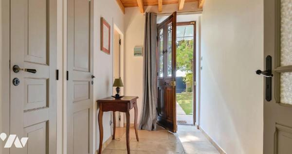 Maison d'exception proche MEXIMIEUX, de 380 m² habitables.