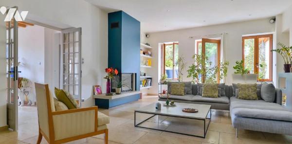 Maison d'exception proche MEXIMIEUX, de 380 m² habitables.