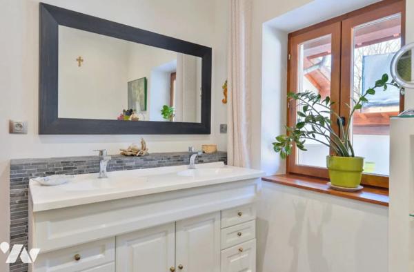Maison d'exception proche MEXIMIEUX, de 380 m² habitables.