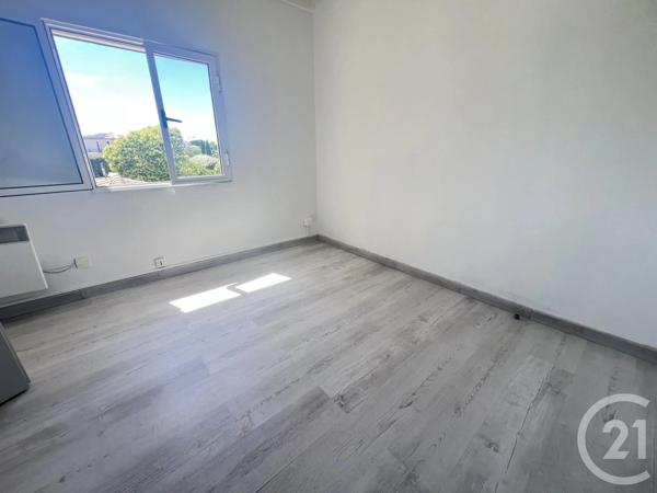 Maison à vendre  4 pièces - 79,48 m 2   AIMARGUES  - 30