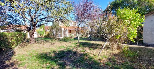MAISON LA TOUR DU CRIEU AVEC JARDIN IDEALEMENT SITUEE