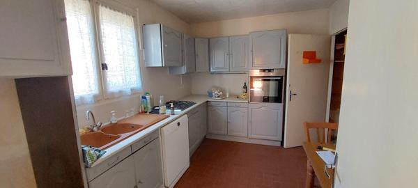 MAISON LA TOUR DU CRIEU AVEC JARDIN IDEALEMENT SITUEE