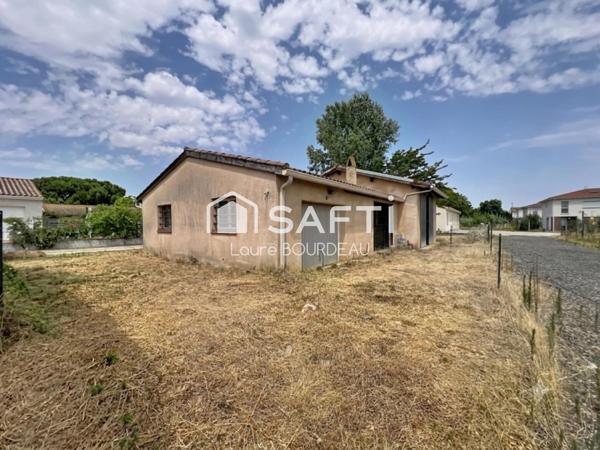 Beau potentiel de transformation - Bâtiment / Garage de 125 m² sur parcelle de 493m2  - BOULOC