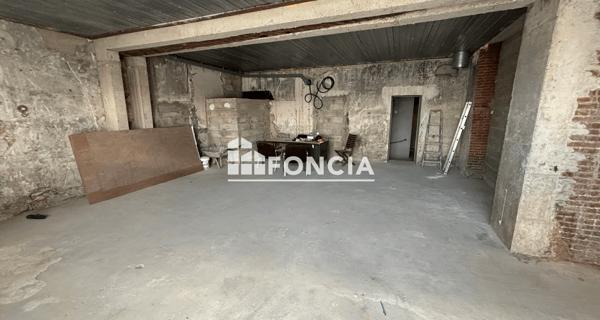 Location Local commercial 1 pièce 70.1 m² - Château-thierry 02400