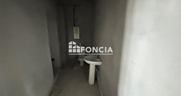 Location Local commercial 1 pièce 70.1 m² - Château-thierry 02400