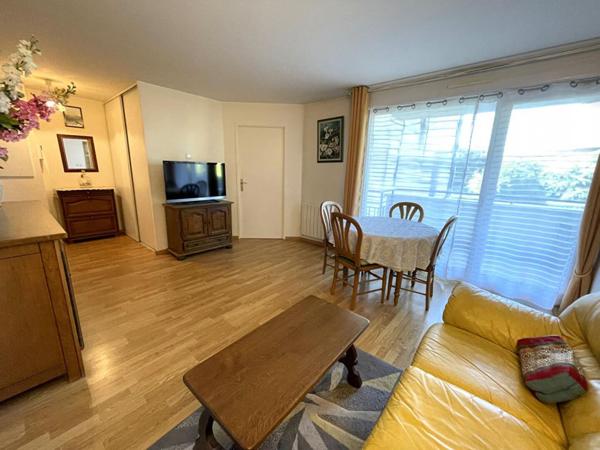 Appartement 2 pièces, 46m2, balcon, ascenceur, parking