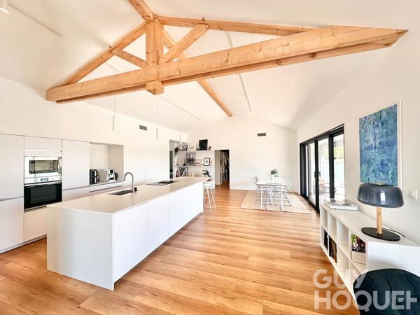Maison contemporaine de plain pied avec piscine proche d'ORTHEZ