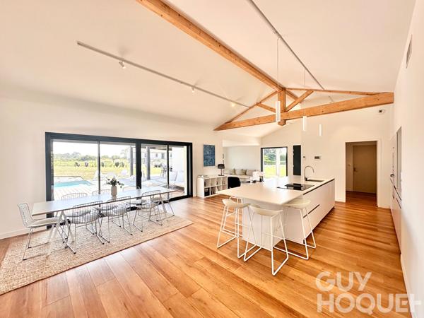Maison contemporaine de plain pied avec piscine proche d'ORTHEZ
