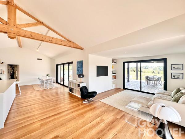 Maison contemporaine de plain pied avec piscine proche d'ORTHEZ