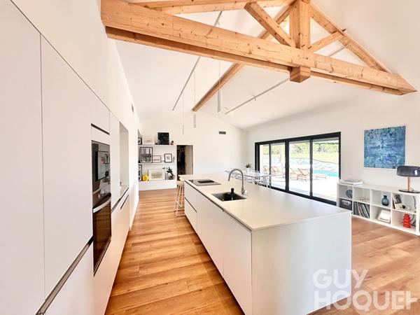 Maison contemporaine de plain pied avec piscine proche d'ORTHEZ