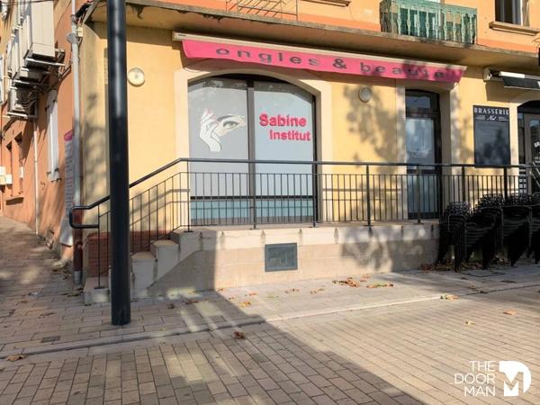 Locaux commerciaux - Loué - 51 m² - MURET | The Door Man