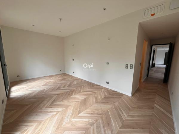 Maison à vendre    8 pièces • 353,93 m2 Magny-le-Hongre