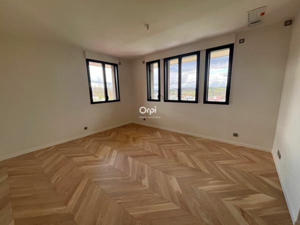 Maison à vendre    8 pièces • 353,93 m2 Magny-le-Hongre